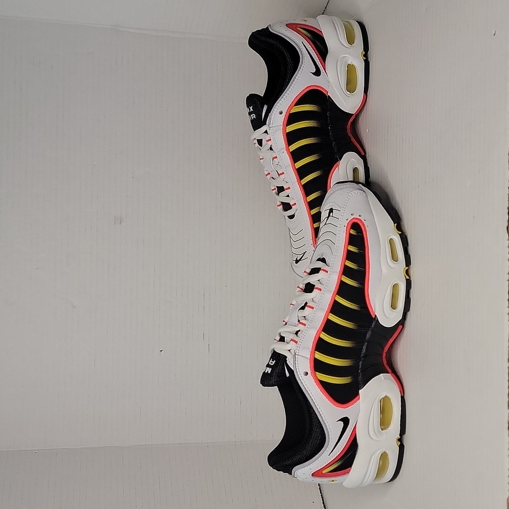 Nike Air Max Tailwind 4 Bright Crimson Size: 8